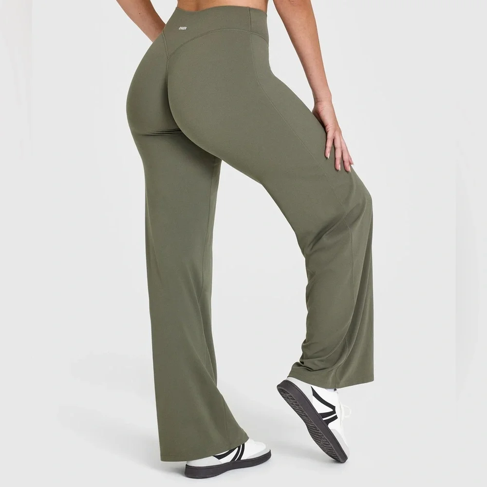 *SOLD*Oner Active Softmotion Straight Leg Pants With White Logo in Alpine Green - Picture 2 of 8